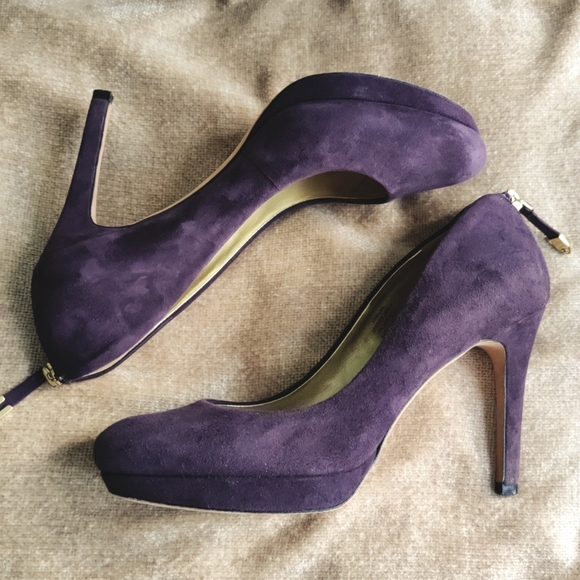 Joan & David Dawilma Leather Suede and Leather Sole Pump, Size 9 - Picture 2 of 12